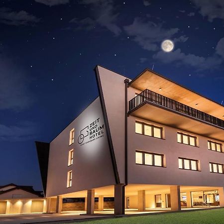 Zeit Und Raum Hotel - Self Check-In Eggelsberg ภายนอก รูปภาพ