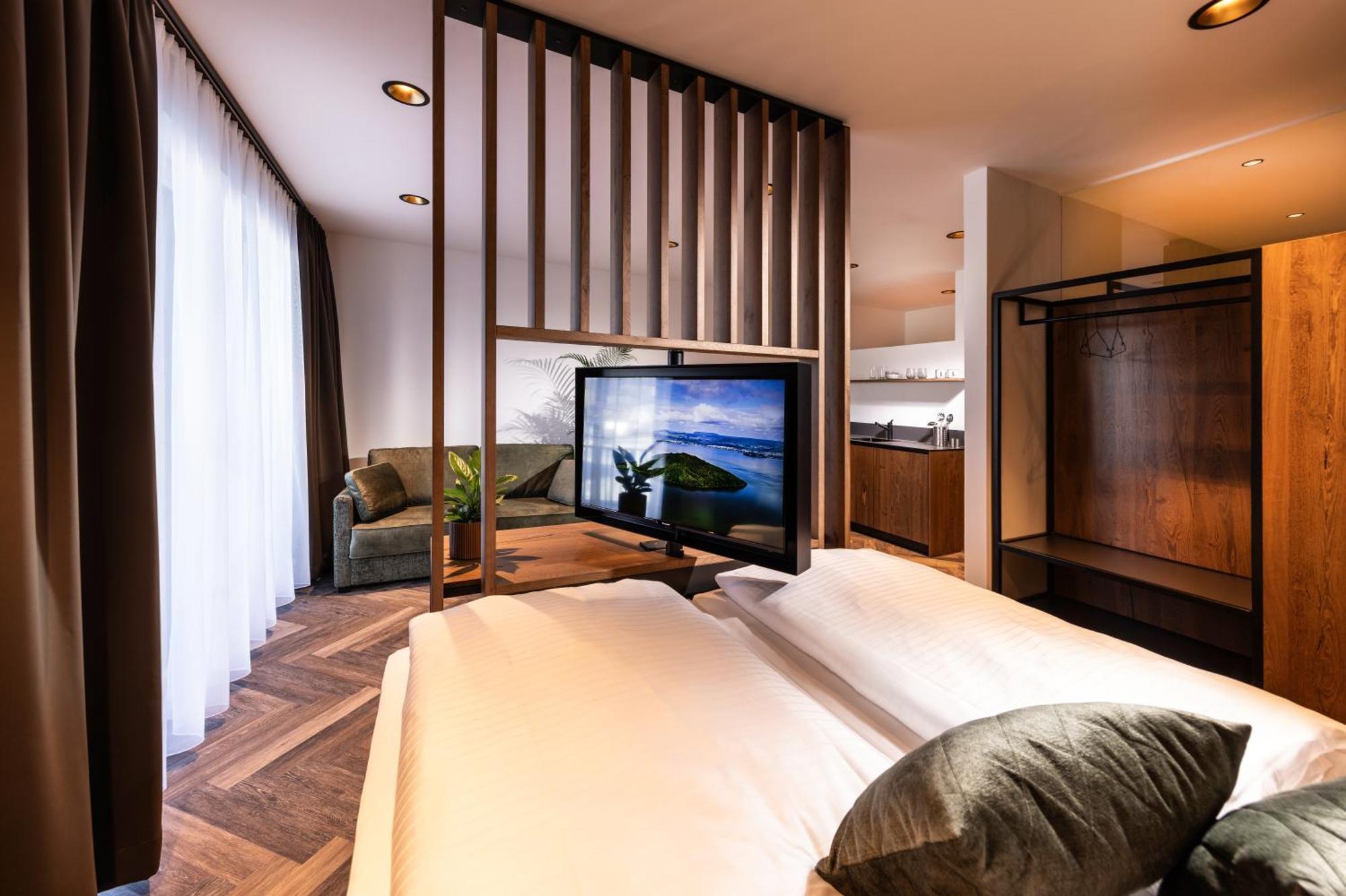 Zeit Und Raum Hotel - Self Check-In Eggelsberg ภายนอก รูปภาพ