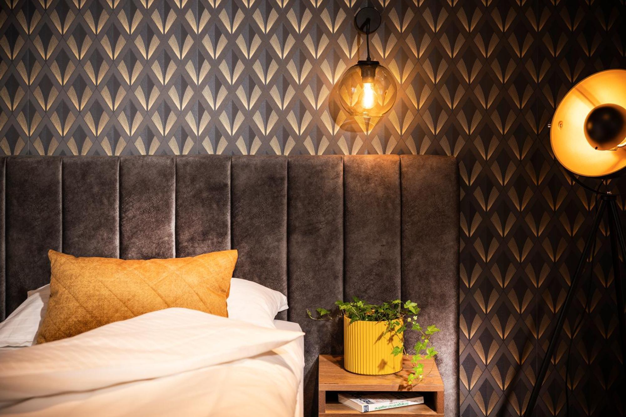 Zeit Und Raum Hotel - Self Check-In Eggelsberg ภายนอก รูปภาพ