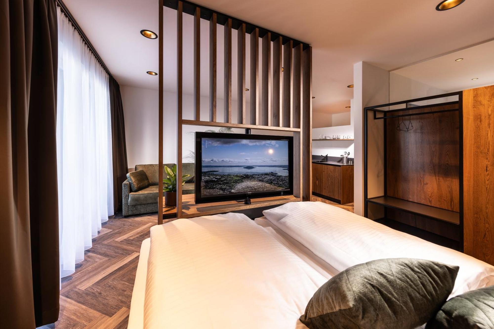 Zeit Und Raum Hotel - Self Check-In Eggelsberg ภายนอก รูปภาพ